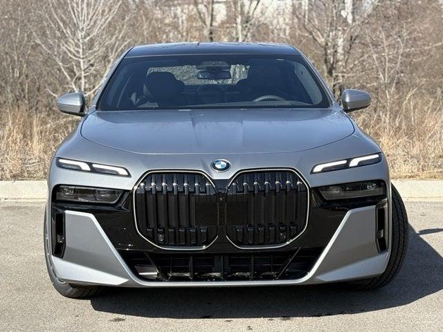 2025 BMW 740 i xDrive