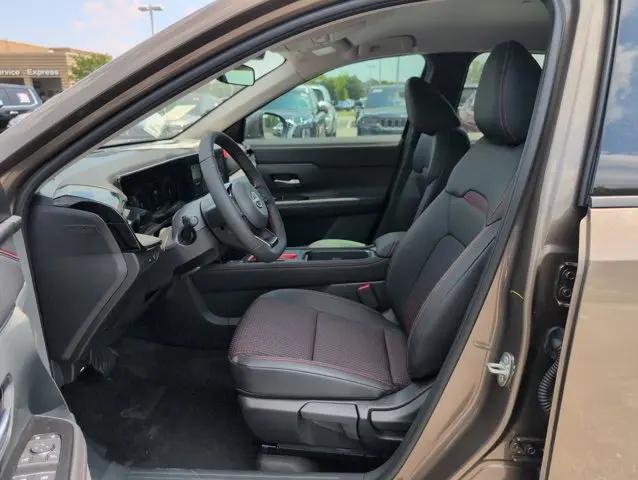 2025 Nissan Kicks SR FWD