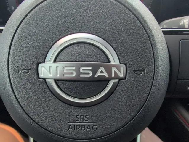 2025 Nissan Kicks SR FWD