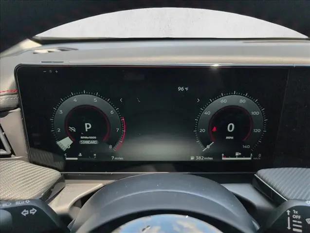 2025 Nissan Kicks SR FWD