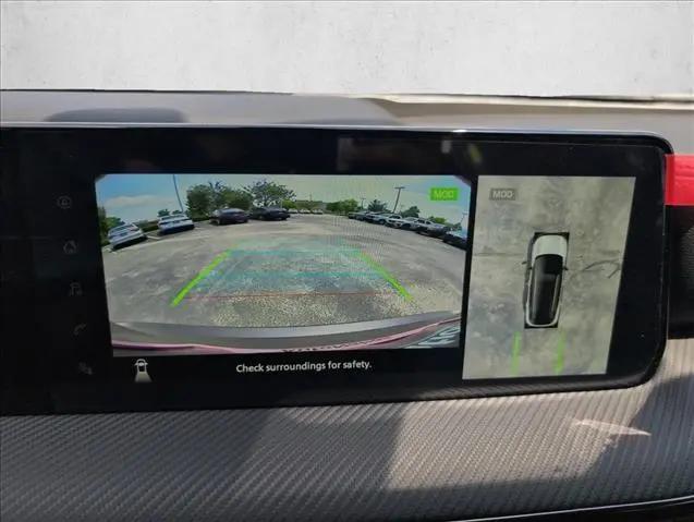 2025 Nissan Kicks SR FWD