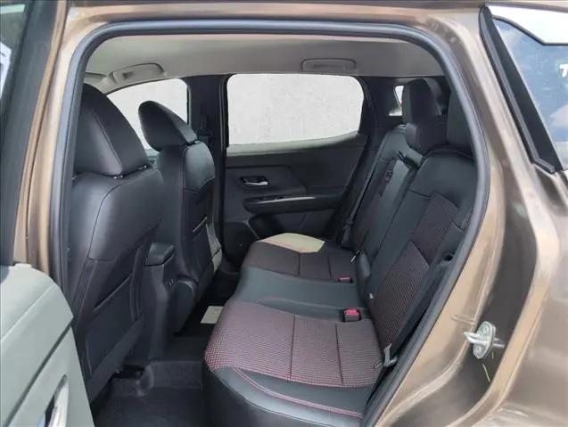 2025 Nissan Kicks SR FWD