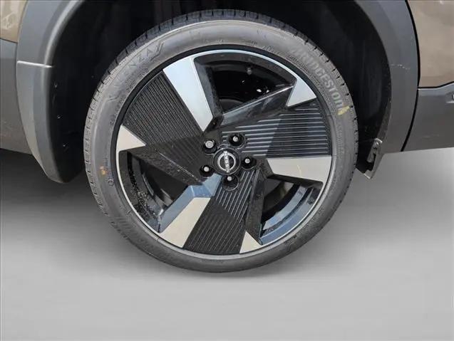 2025 Nissan Kicks SR FWD