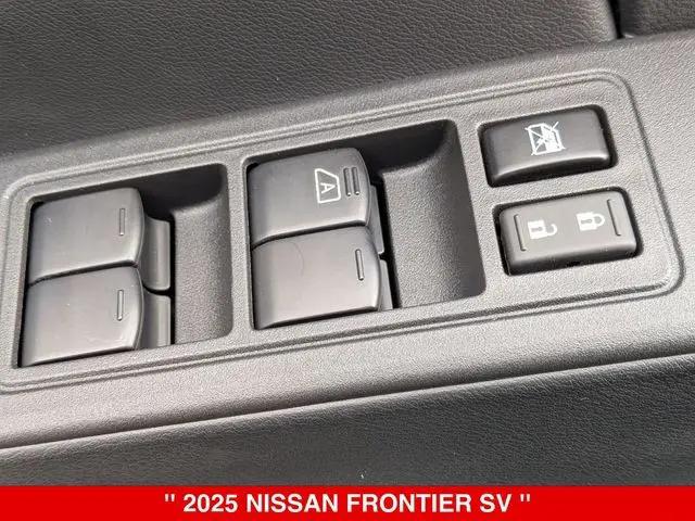 2025 Nissan Frontier Crew Cab SV 4x4