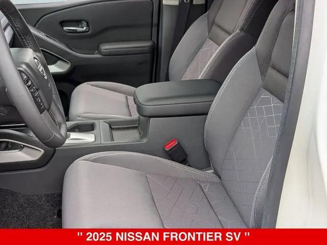 2025 Nissan Frontier Crew Cab SV 4x4