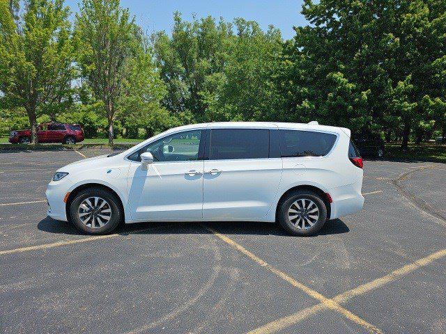 2022 Chrysler Pacifica Hybrid Touring L