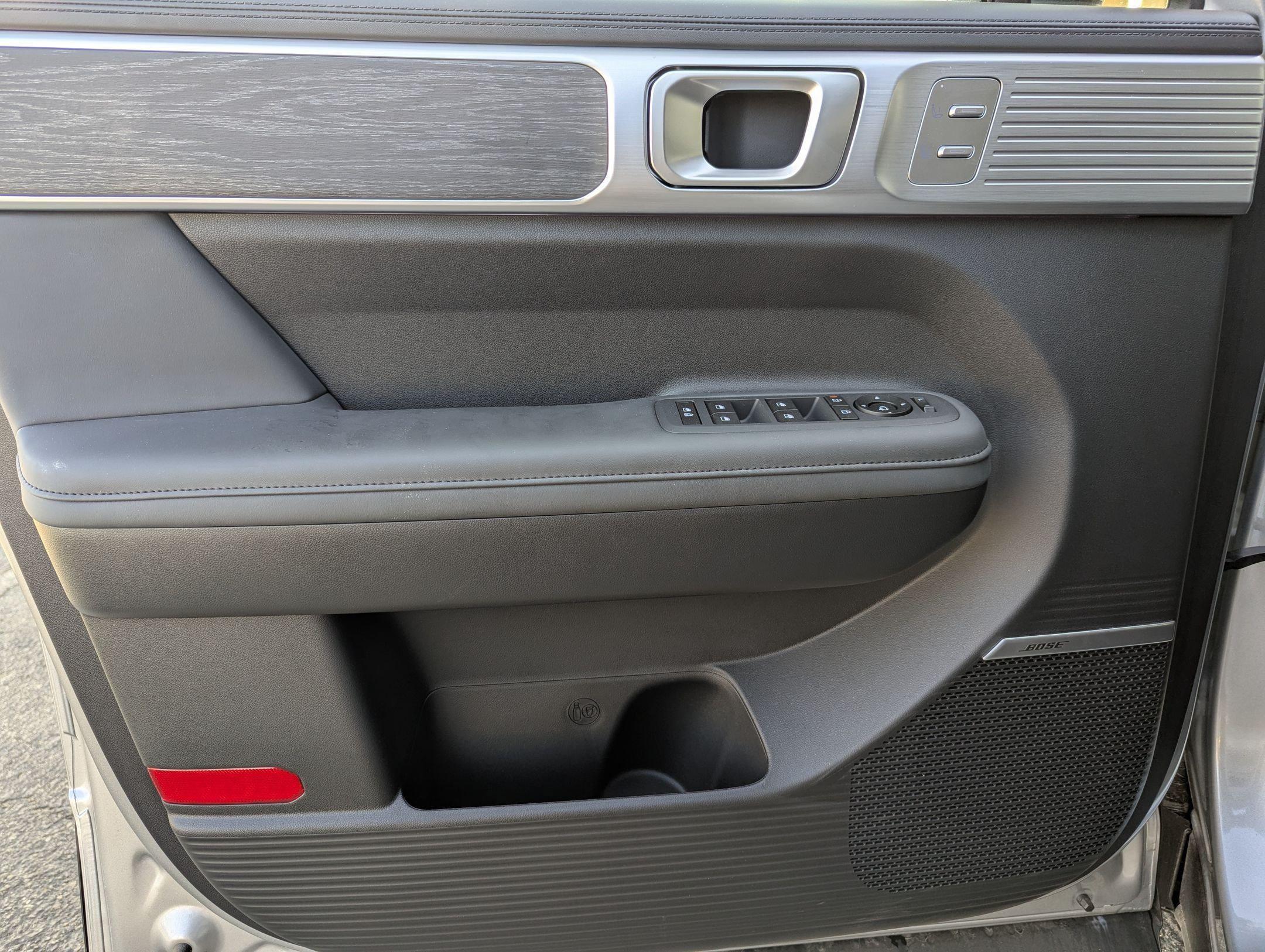 2025 Hyundai Santa Fe Limited - Photo 10