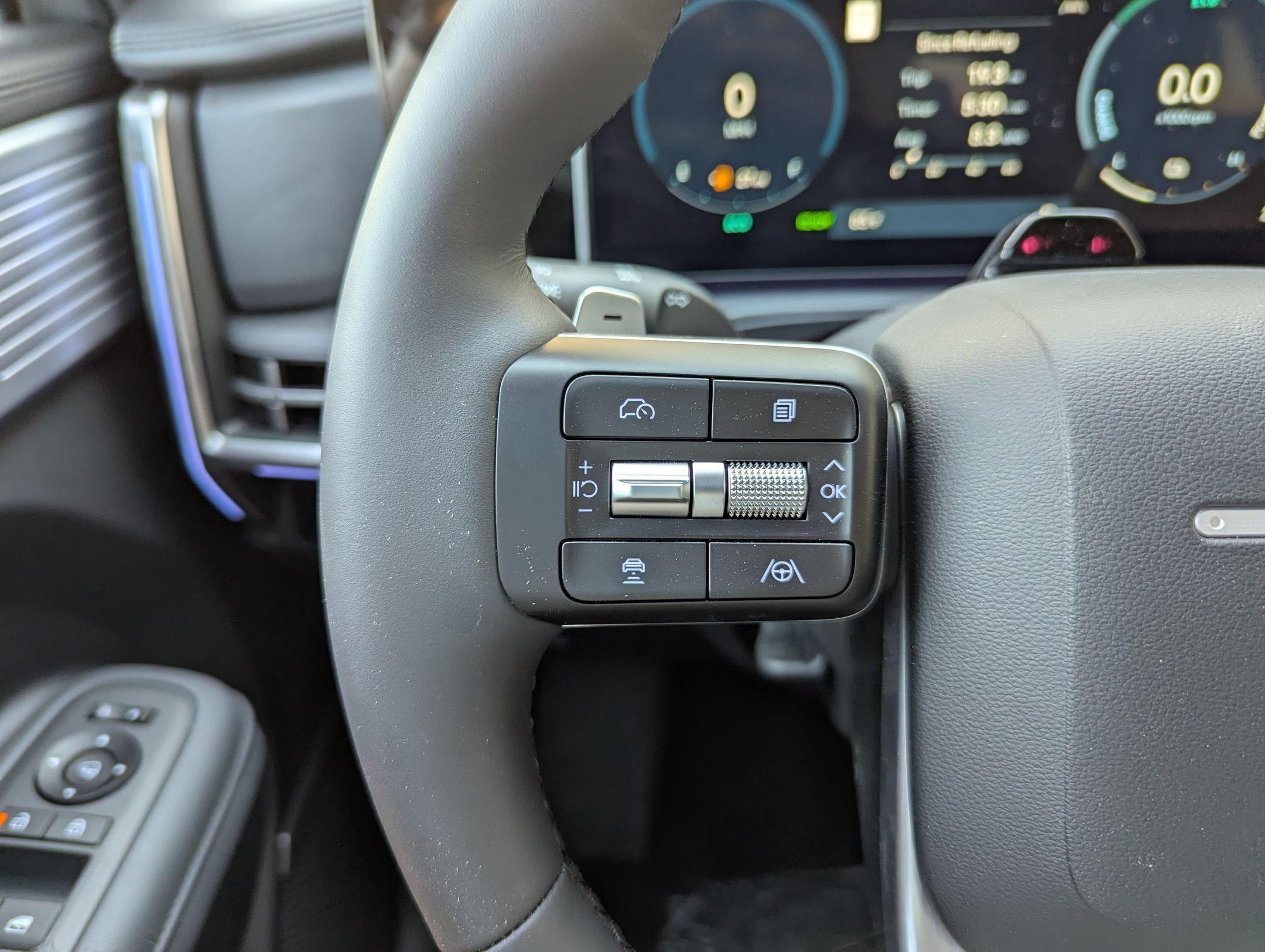 2025 Hyundai Santa Fe Limited - Photo 14