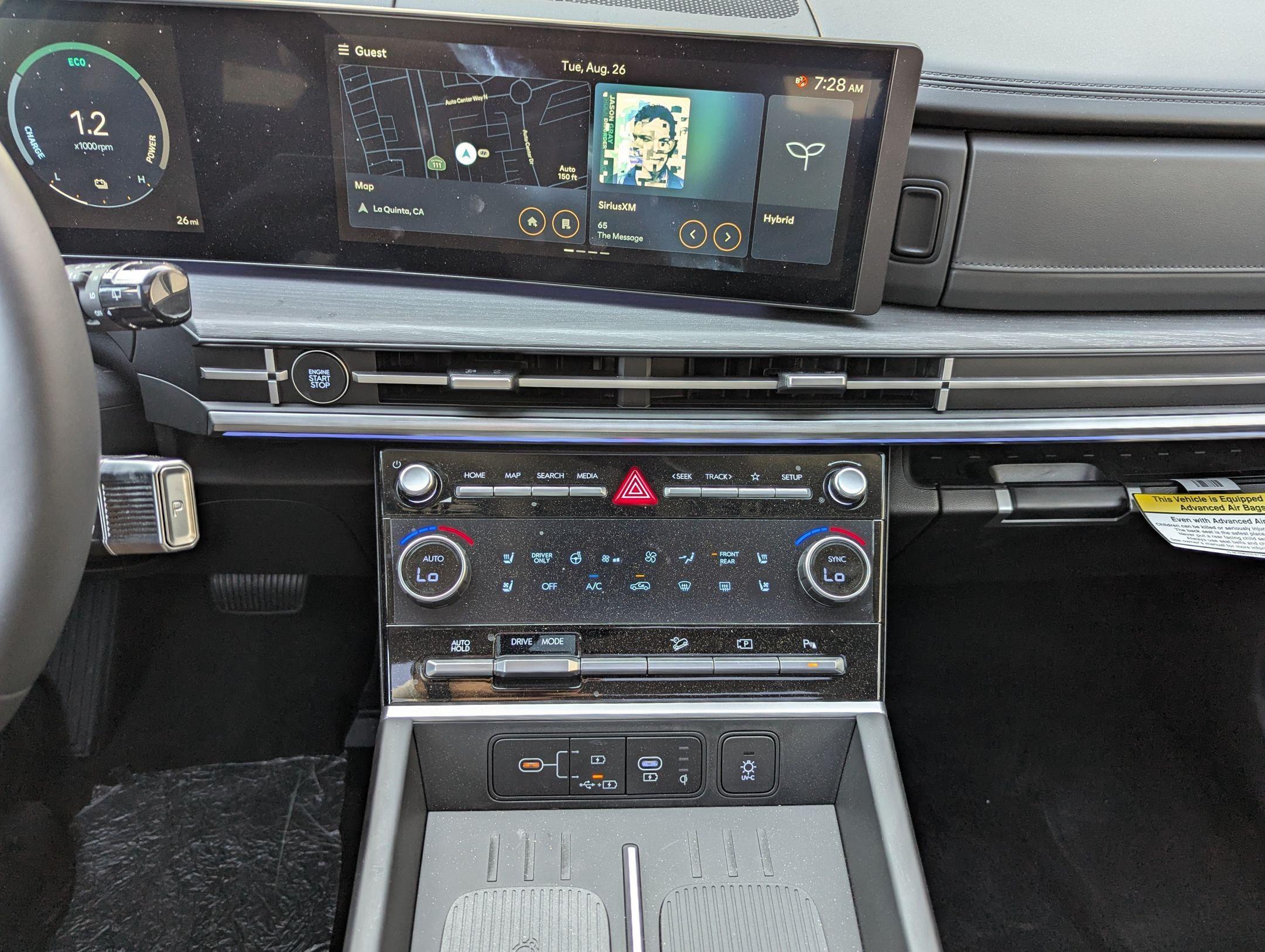 2025 Hyundai Santa Fe Limited - Photo 17