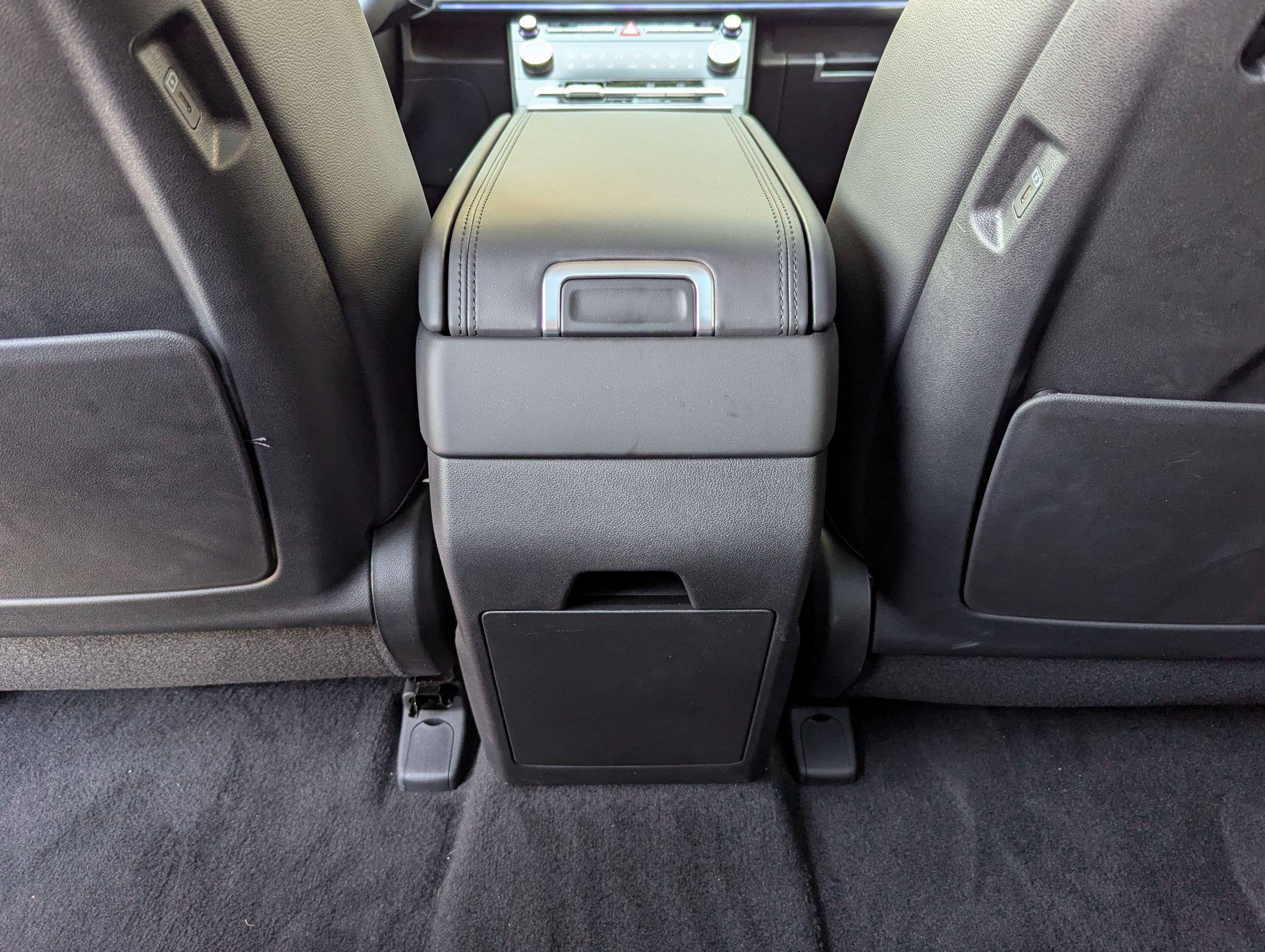 2025 Hyundai Santa Fe Limited - Photo 22