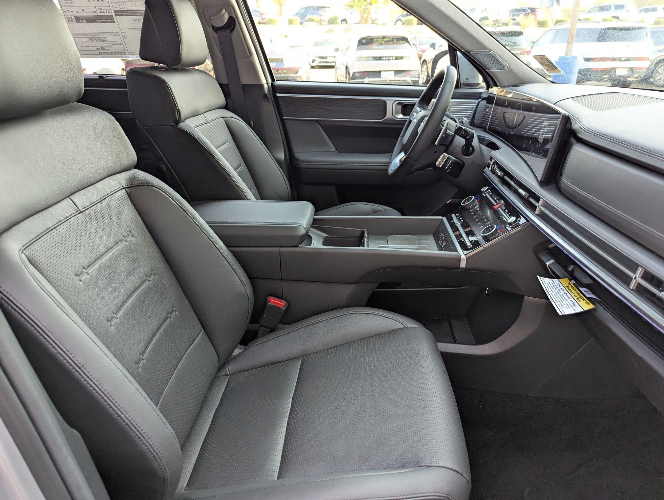 2025 Hyundai Santa Fe Limited - Photo 26