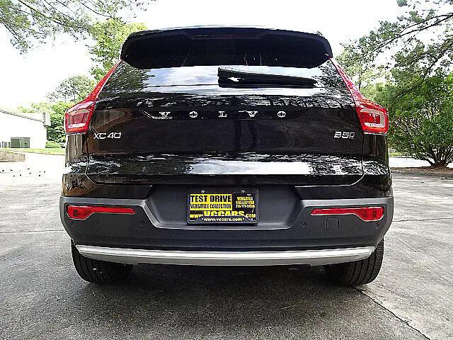 2025 Volvo XC40 B5 Core Bright Theme