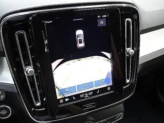 2025 Volvo XC40 B5 Core Bright Theme
