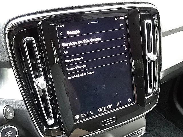 2025 Volvo XC40 B5 Core Bright Theme