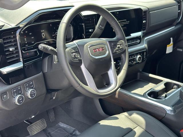 2025 GMC Sierra 3500HD 4WD Crew Cab Standard Bed SLT