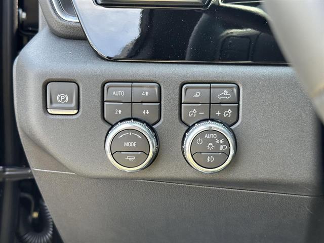 2025 GMC Sierra 3500HD 4WD Crew Cab Standard Bed SLT