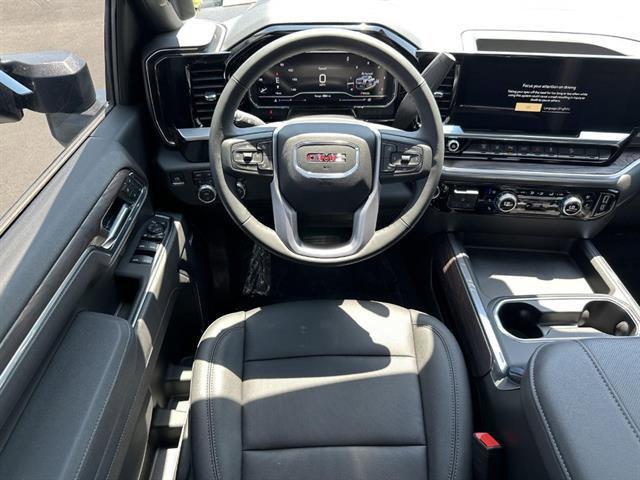 2025 GMC Sierra 3500HD 4WD Crew Cab Standard Bed SLT