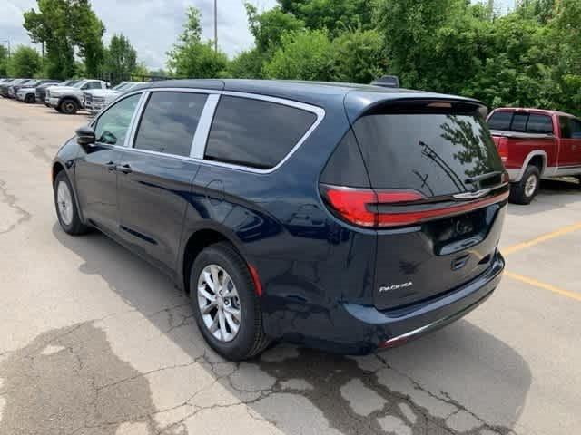2025 Chrysler Pacifica PACIFICA SELECT AWD
