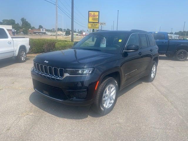 2025 Jeep Grand Cherokee GRAND CHEROKEE LAREDO X 4X2