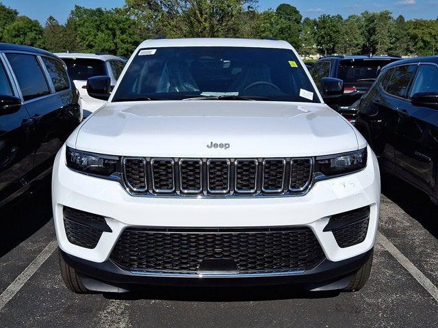 2025 Jeep Grand Cherokee GRAND CHEROKEE LAREDO X 4X4