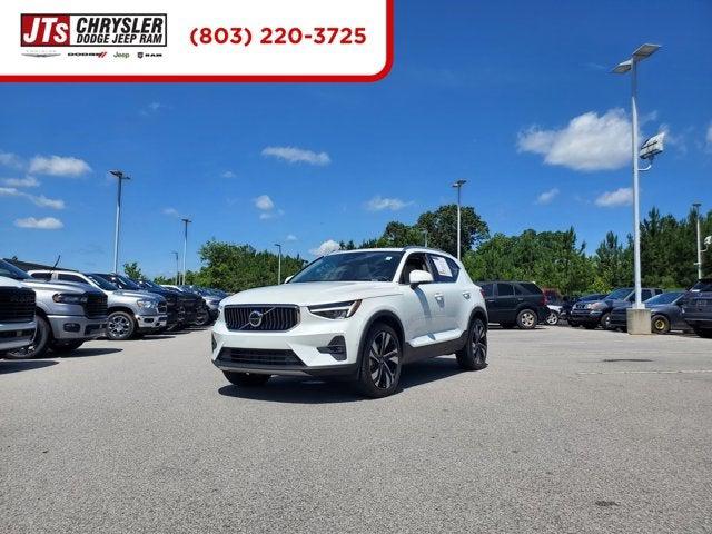 2024 Volvo XC40 B5 Plus Bright Theme