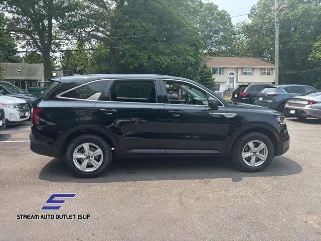 2022 Kia Sorento LX