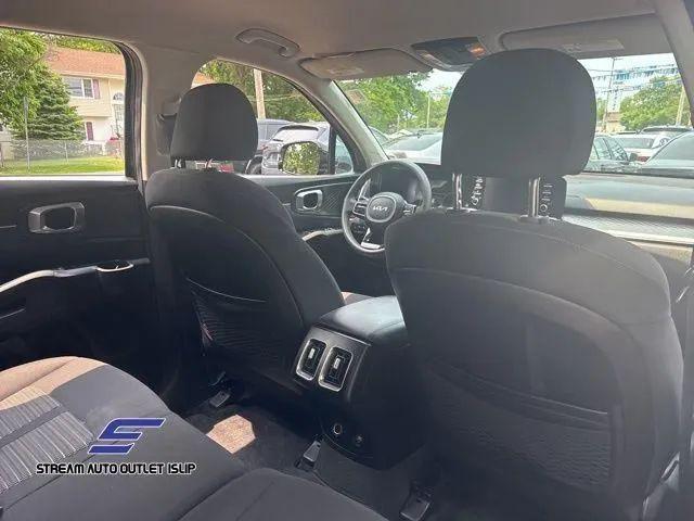 2022 Kia Sorento LX