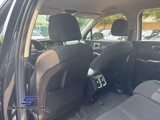 2022 Kia Sorento LX