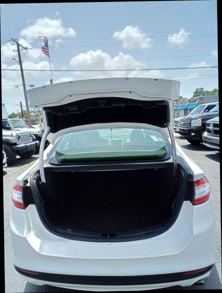 2014 Ford Fusion SE