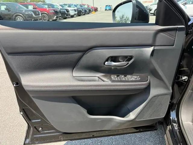 2025 Nissan Kicks SR Intelligent AWD
