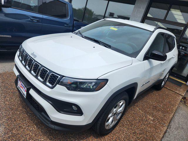 2025 Jeep Compass COMPASS LATITUDE 4X4