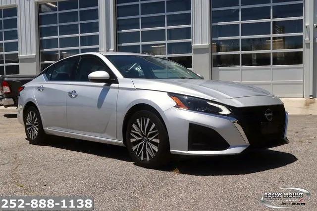 2023 Nissan Altima SV FWD