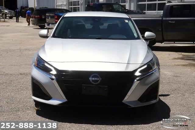 2023 Nissan Altima SV FWD