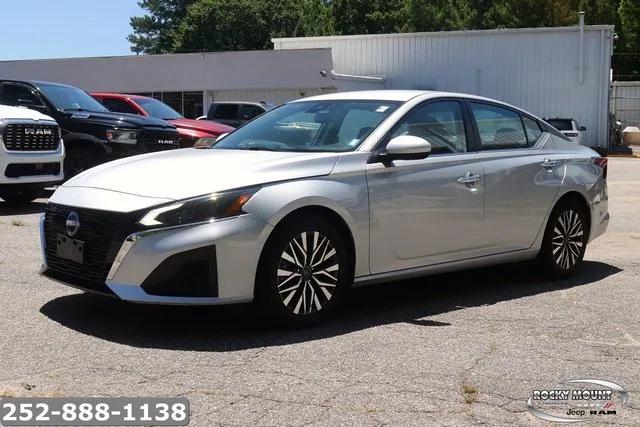 2023 Nissan Altima SV FWD