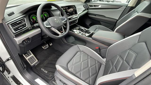 2025 Volkswagen Atlas 2.0T Peak Edition