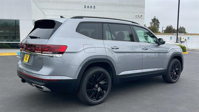 2025 Volkswagen Atlas 2.0T SE w/Technology