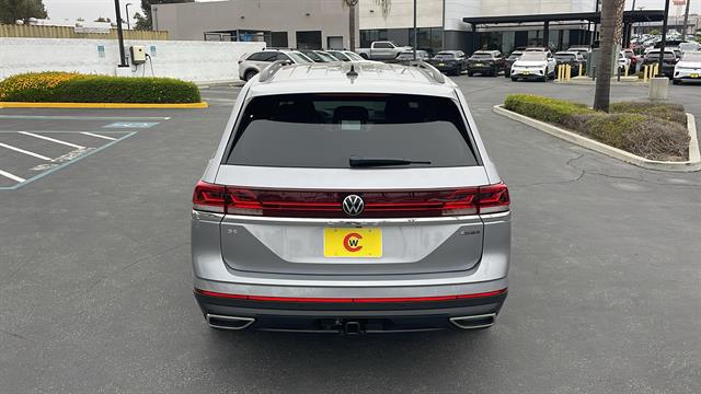 2025 Volkswagen Atlas 2.0T SE w/Technology