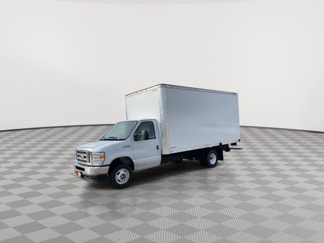 2025 Ford E-450 Cutaway Base