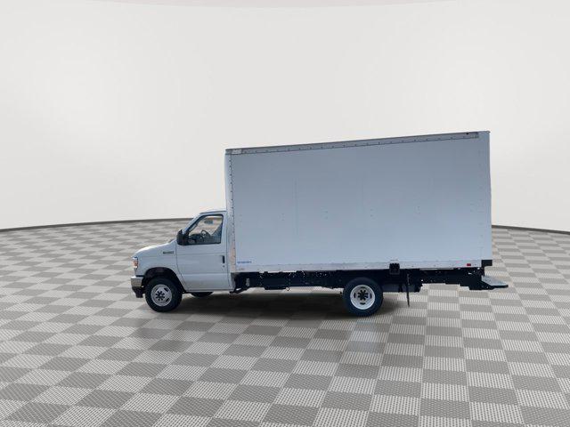 2025 Ford E-450 Cutaway Base
