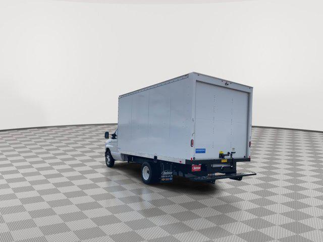 2025 Ford E-450 Cutaway Base