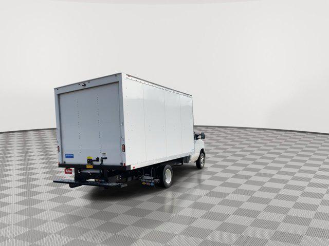 2025 Ford E-450 Cutaway Base