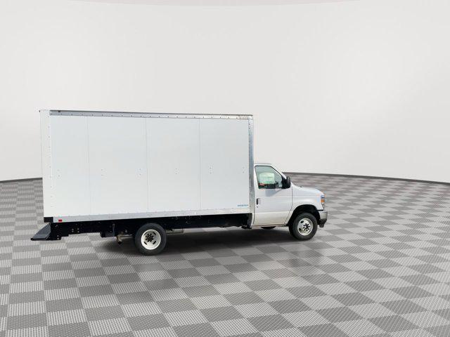 2025 Ford E-450 Cutaway Base