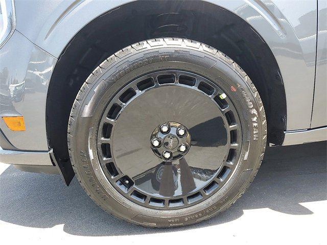 2025 Ford Maverick Lobo Standard