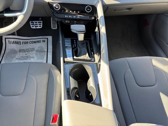 2025 Hyundai Elantra Hybrid SEL Sport