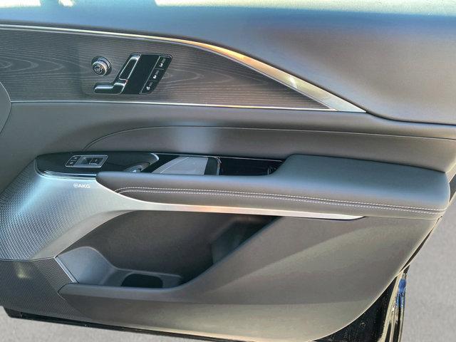 2024 Cadillac iQ Luxury w/1SD