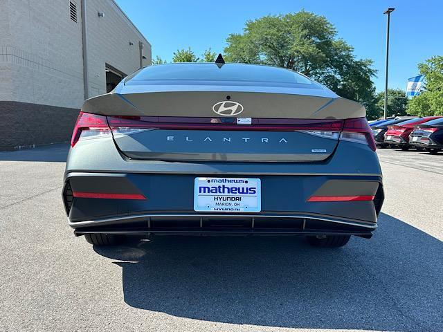2025 Hyundai Elantra Hybrid Limited