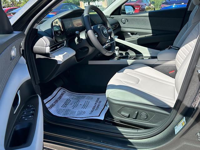 2025 Hyundai Elantra Hybrid Limited