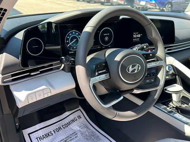 2025 Hyundai Elantra Hybrid Limited