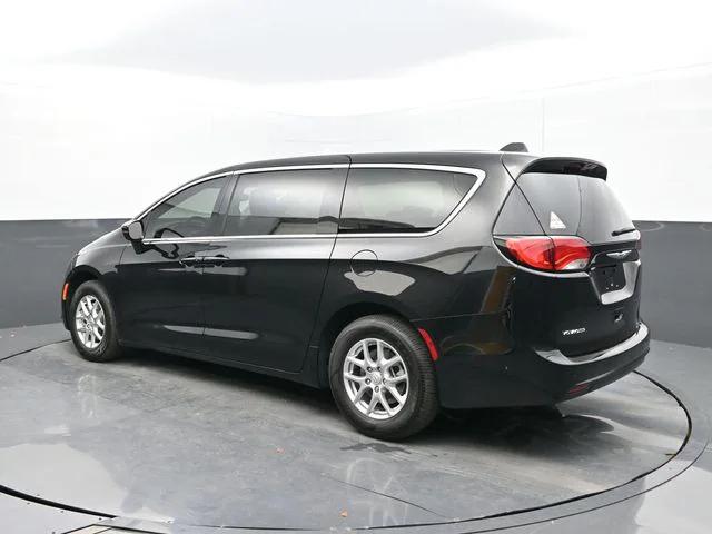 2025 Chrysler Voyager VOYAGER LX
