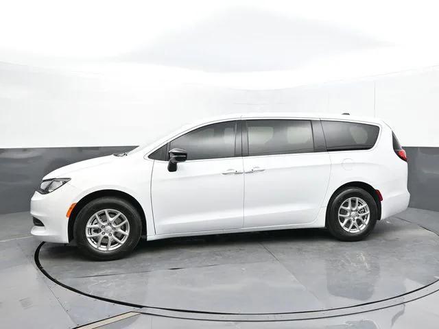 2025 Chrysler Voyager VOYAGER LX